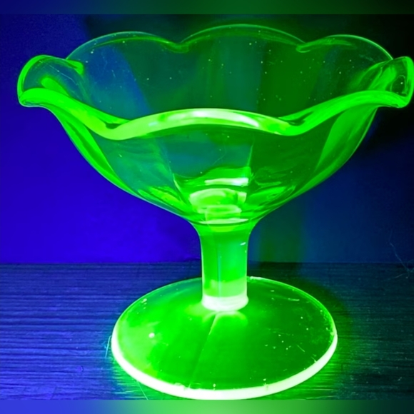 Uranium Bundle of Vintage Vaseline Tulip Edged Sherbets & Fostoria Fairfax Glass - Picture 14 of 17